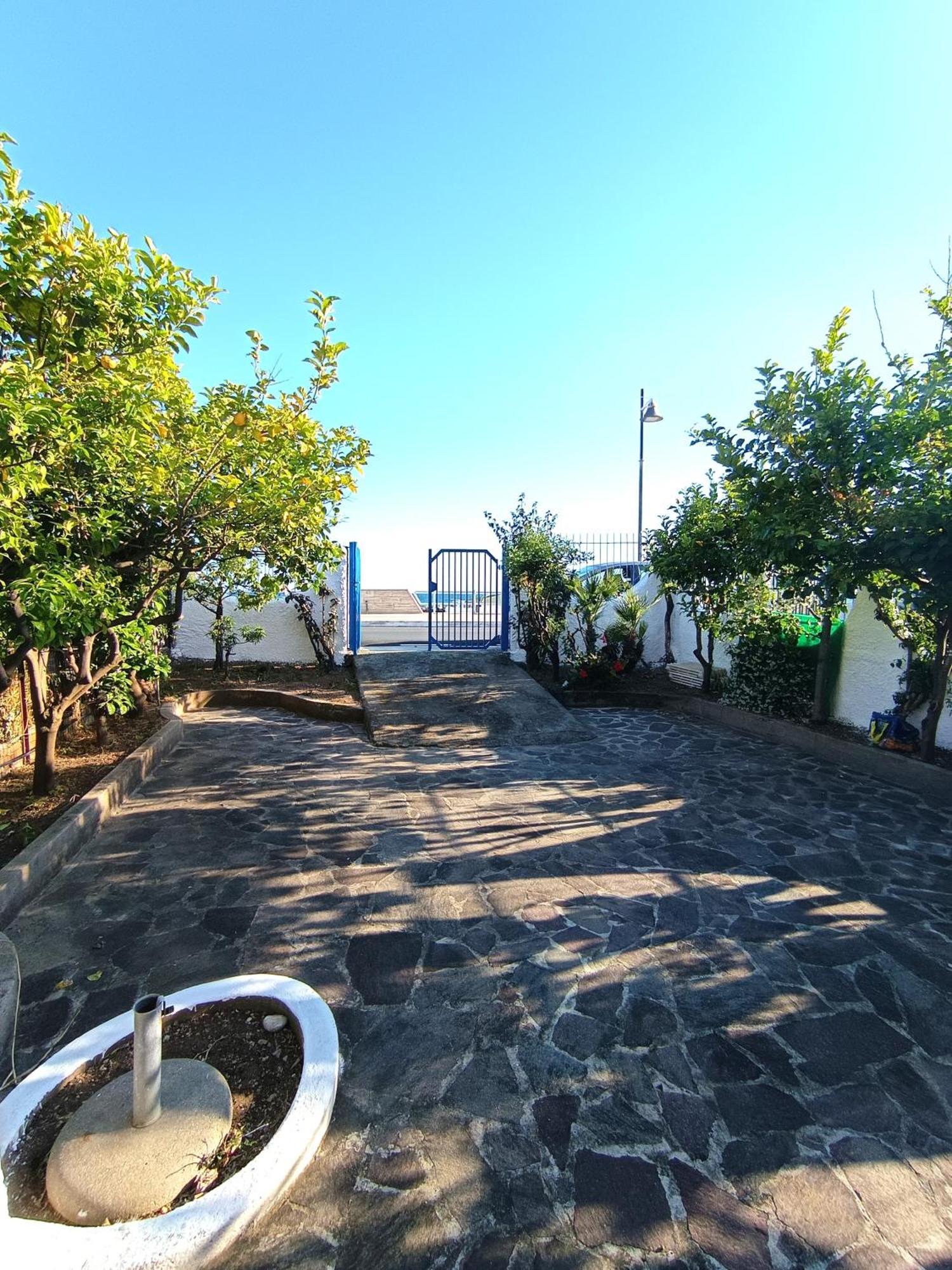 Monolocale Tirreno Studio Seafront Formia Exterior photo