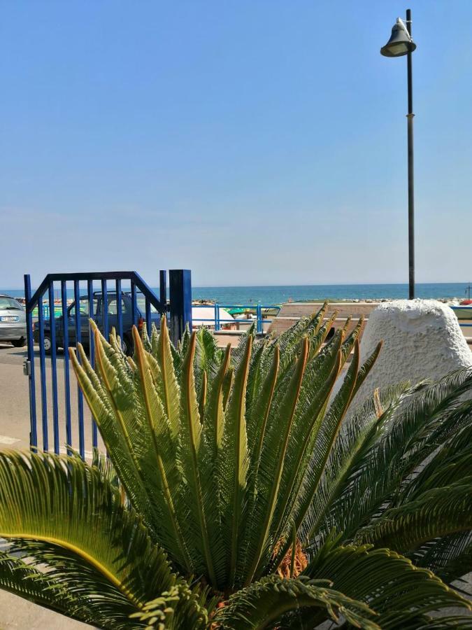 Monolocale Tirreno Studio Seafront Formia Exterior photo